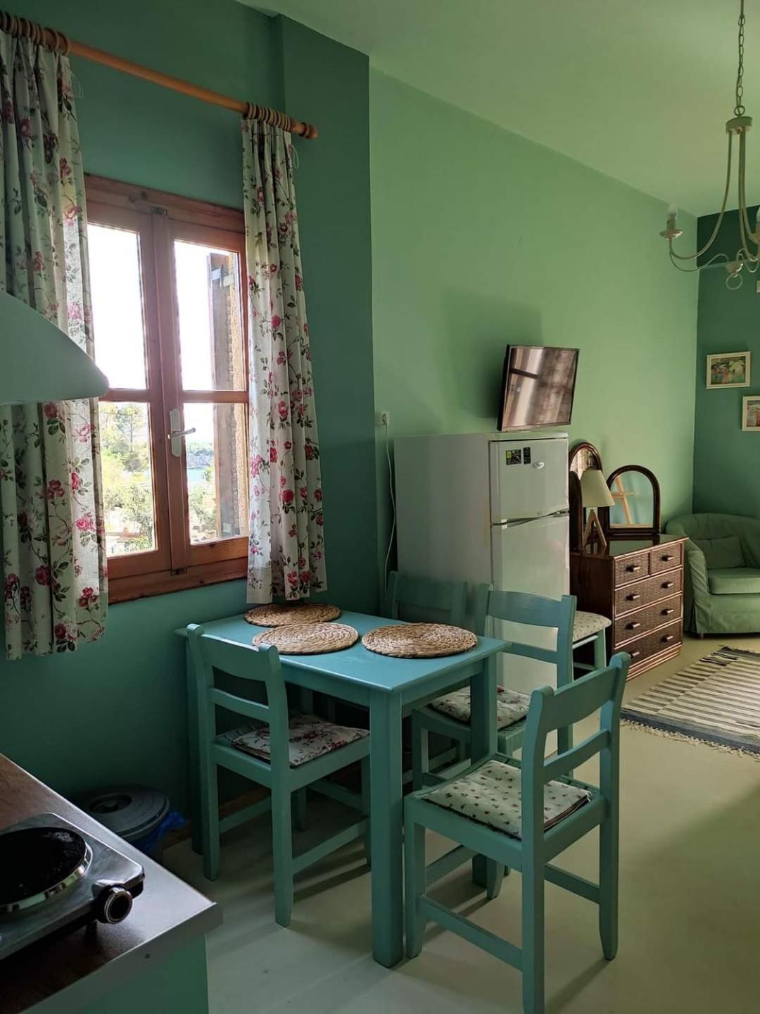 Iliolithos Rooms Kardamyli Exteriér fotografie